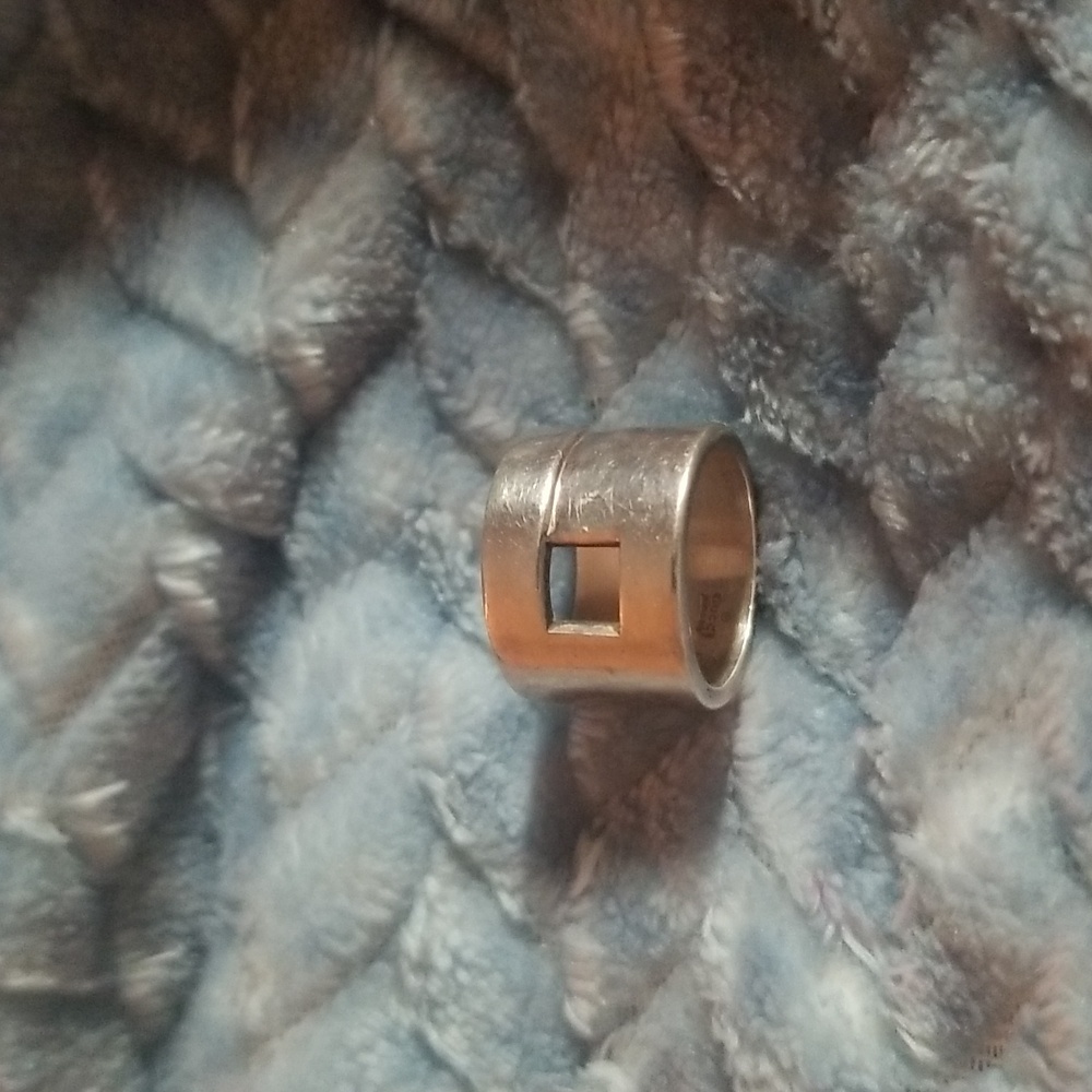 Gucci silver 925 G logo Cutout Ring sz. 4 - Picture 9 of 11